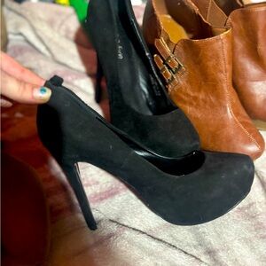 Size 8.5 black heels